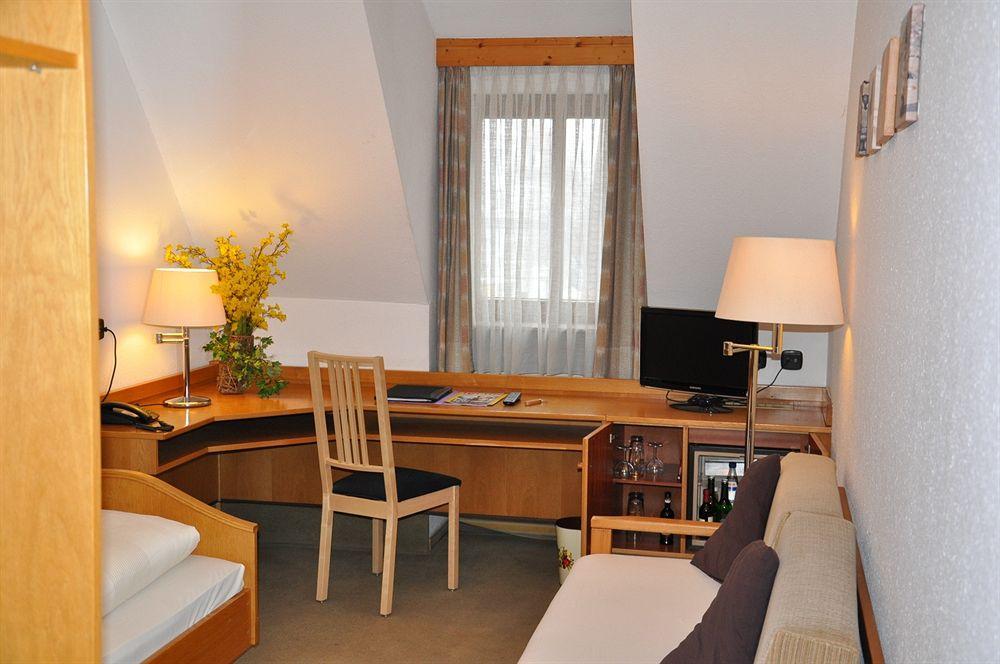 Gaestehaus Becher Donzdorf Екстериор снимка